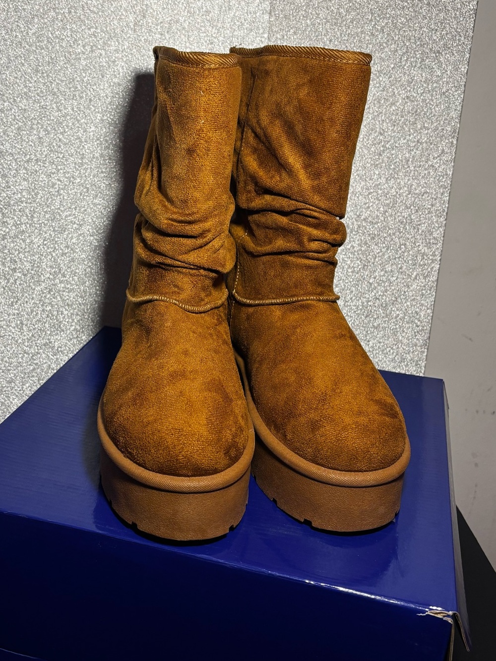 BRAND NEW! Women’s Brown Winter Boots🤎cute & comfy for the cold weather! - Picture 6 of 12